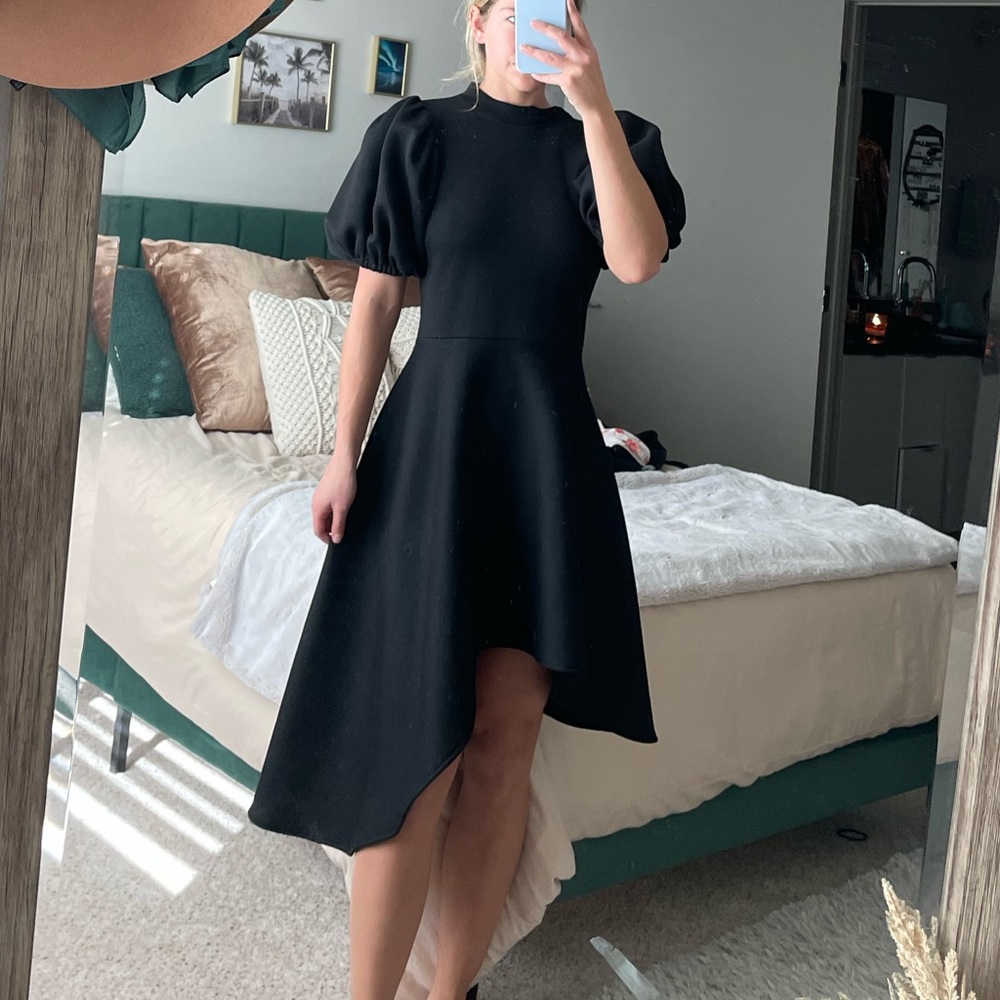 Black Leo puff sleeve asymmetric